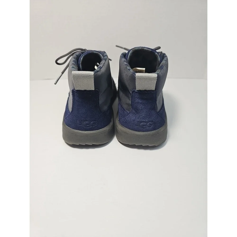 UGG K Canoe‎ Reflective Kids Shoes size 5Y